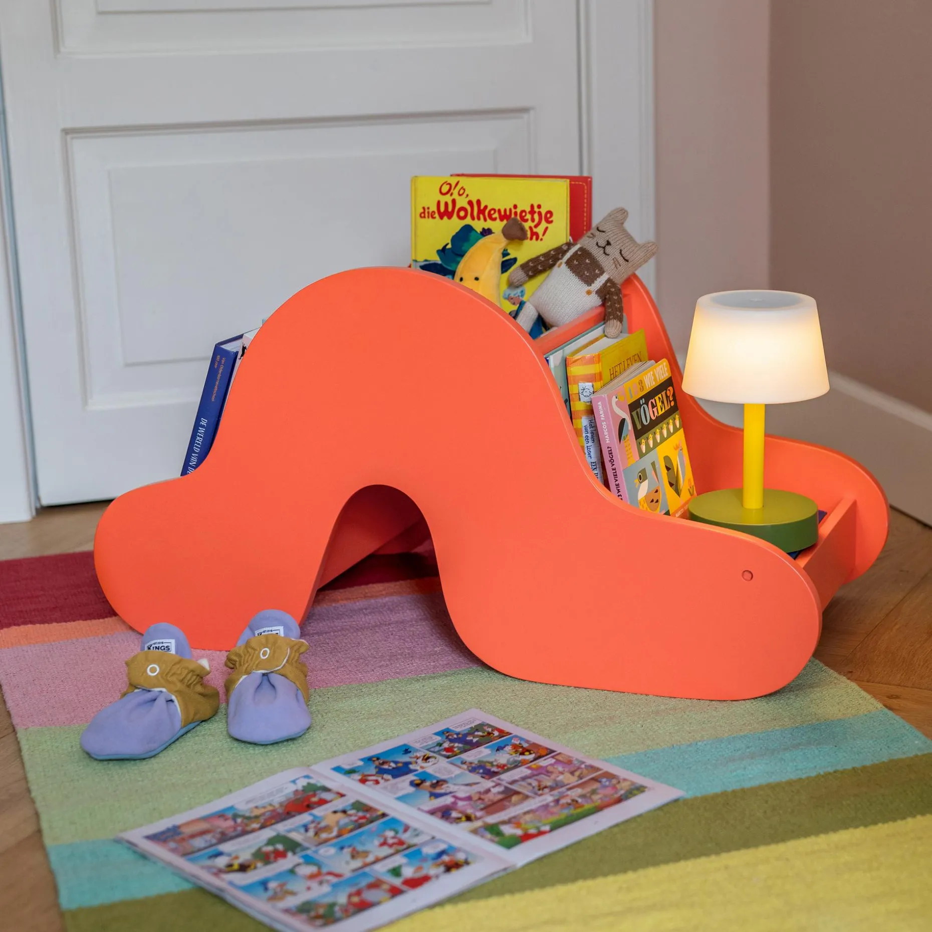 Bücherregal Raupe Frieda